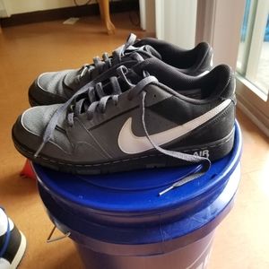 Nike Air Force 1 SB size 9.5